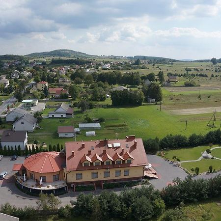 Chęciny Hotel & Restauracja Okraglak מראה חיצוני תמונה