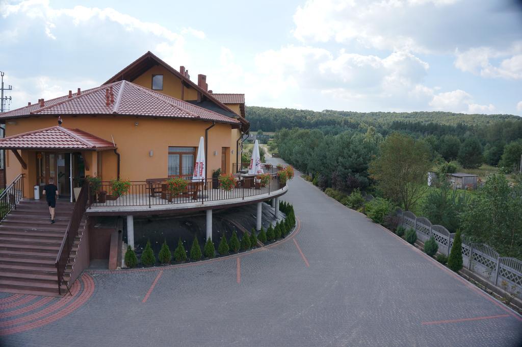 Chęciny Hotel & Restauracja Okraglak מראה חיצוני תמונה